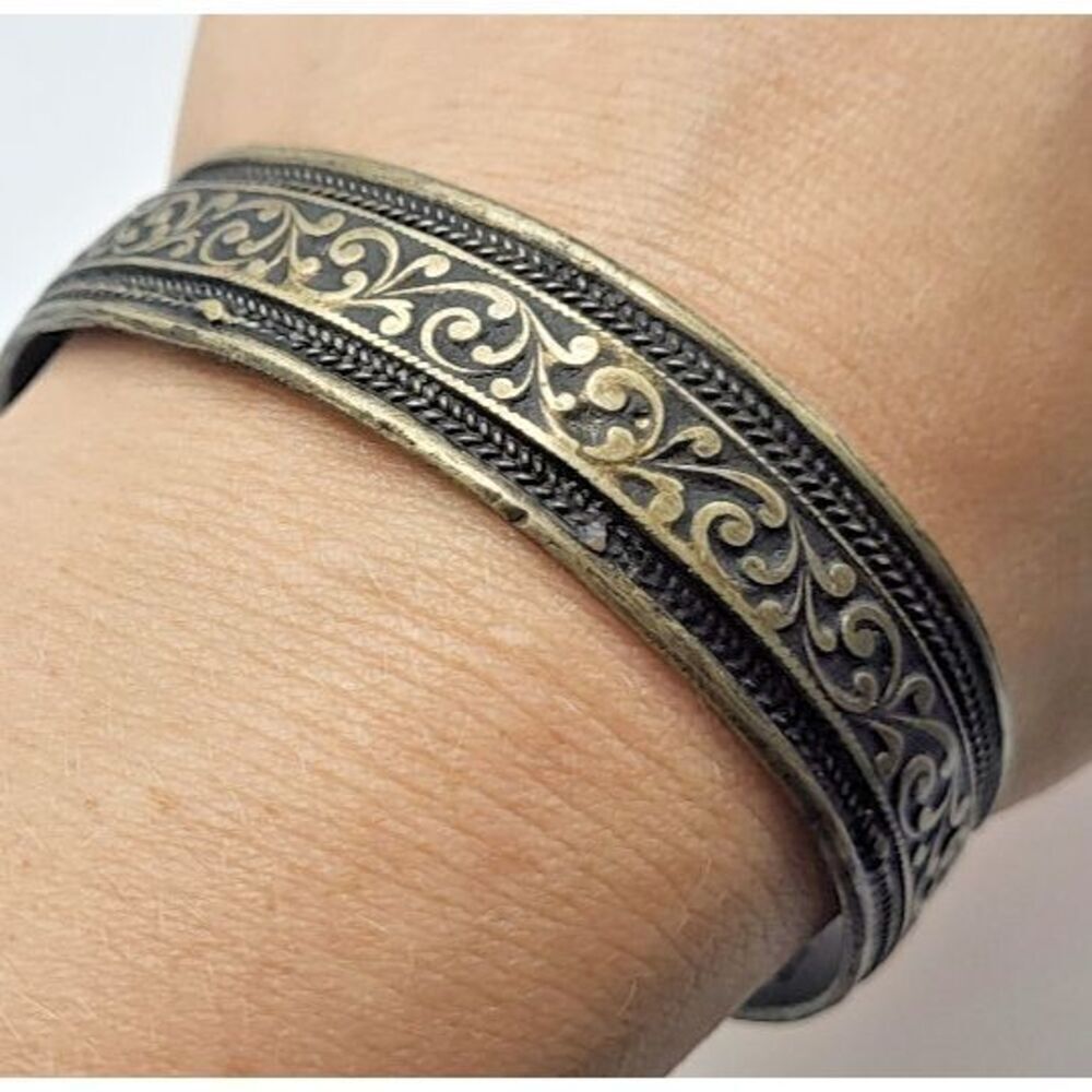 Antique Steel Bangle Bracelet 2.25 by 3in dia